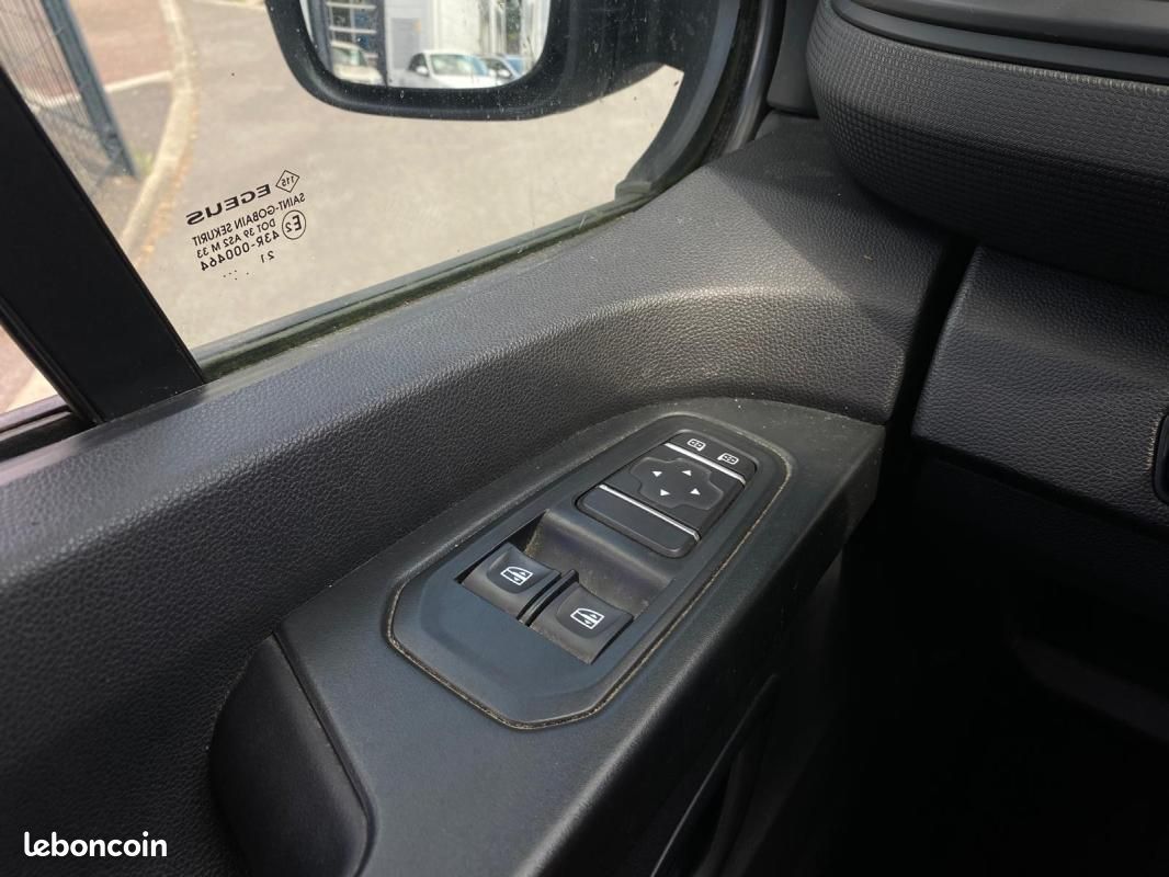 Renault Trafic CONFORT 2.0 DCI 130CV L1H1 2T8 17.000HT - BLUETOOTH/GALERIE/CLIM/KIT BOIS (image 8)