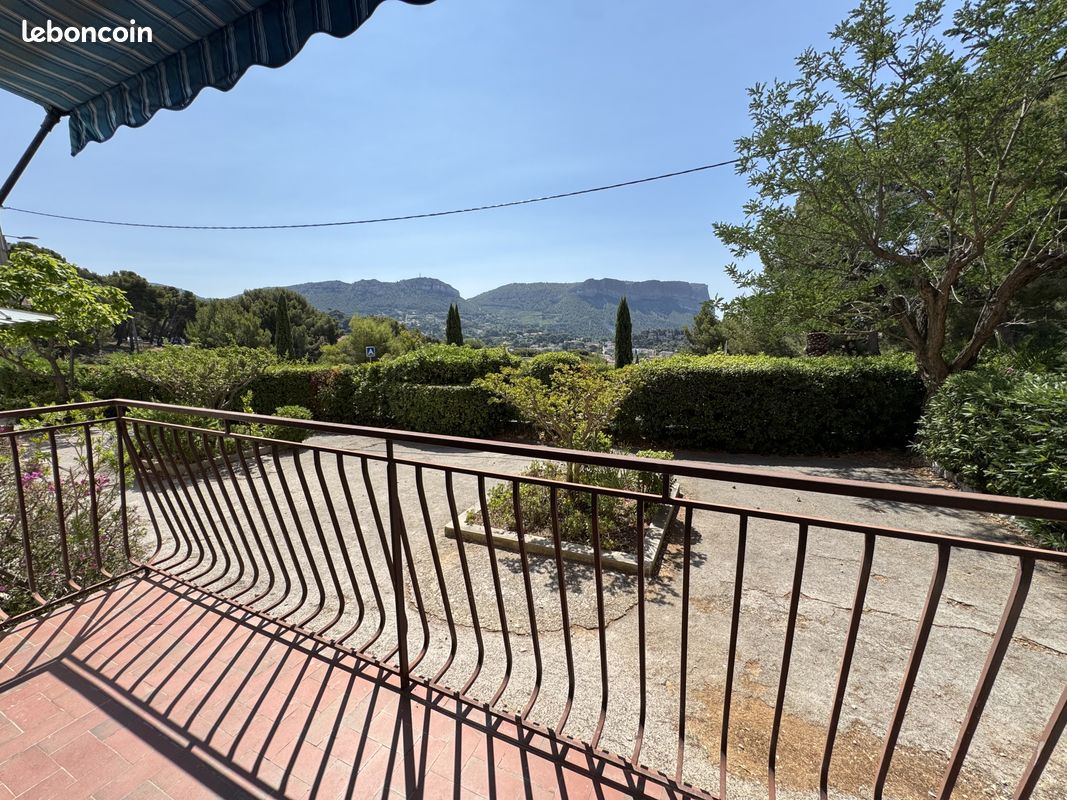 Appartement 3 pièces 57 m² · à Cassis · 57 m² · 1 380 €