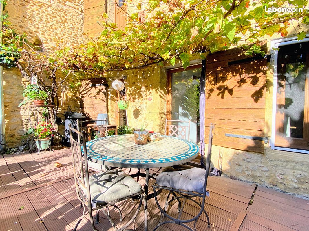 Maison 6 pièces 125 m² · à Saint-Geniès-de-Comolas · 125 m² · 268 000 €