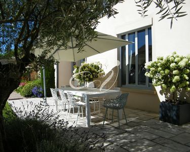 Maison 1 350 000 € - 360 m²