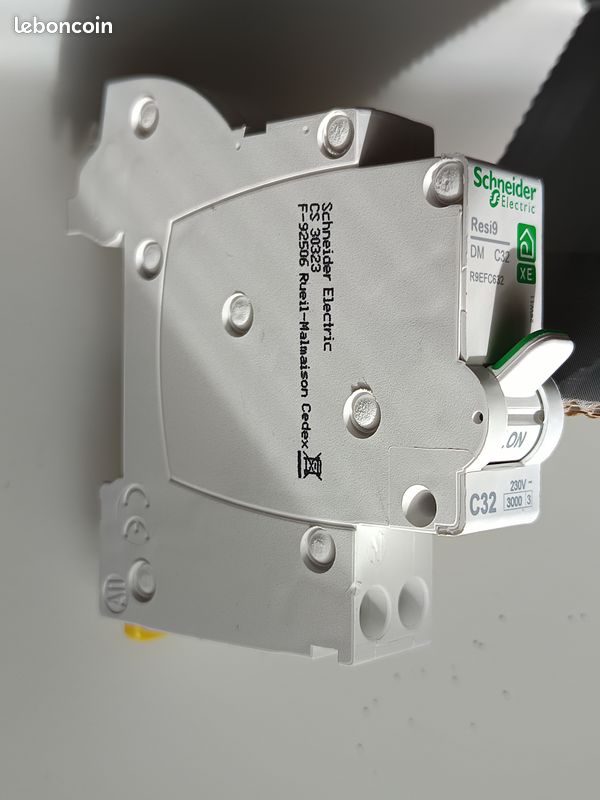 Disjoncteur 32A schneider electric (image 2)