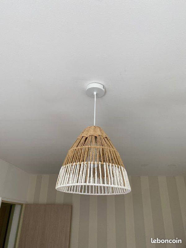 Suspension luminaire (image 1)