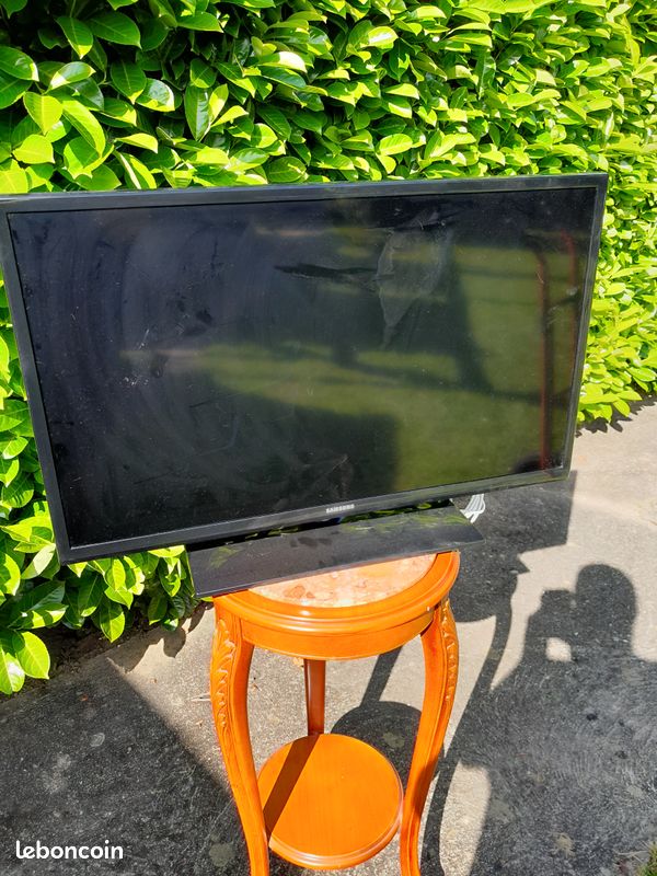 Vide Garage avec Lot de meubles et autres (image 10)