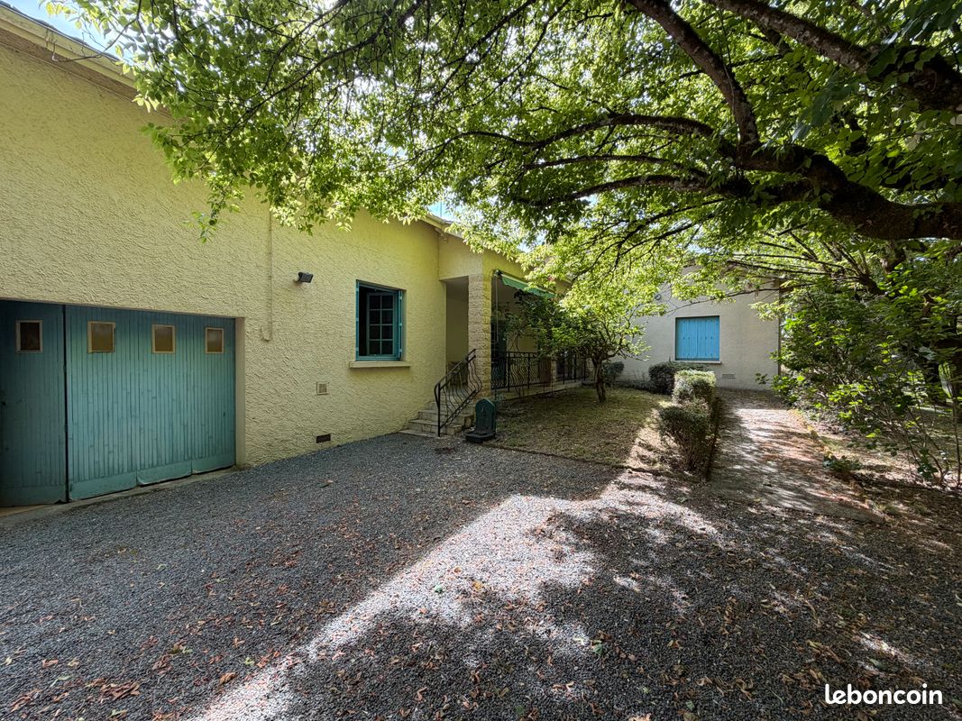 Maison 9 pièces 160 m² · à Castillonnès · 160 m² · 160 000 €