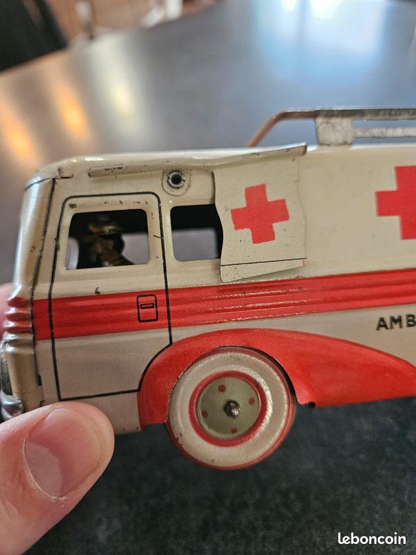 JOUET ANCIEN MÉCANIQUE en tôle - CR Charles Rossignol - camion de pompier EUR 50,00 - FR
