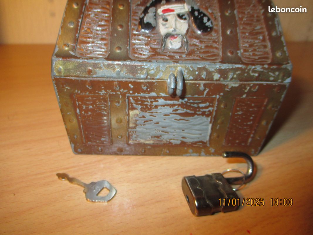 Tirelire coffre pirate (image 1)