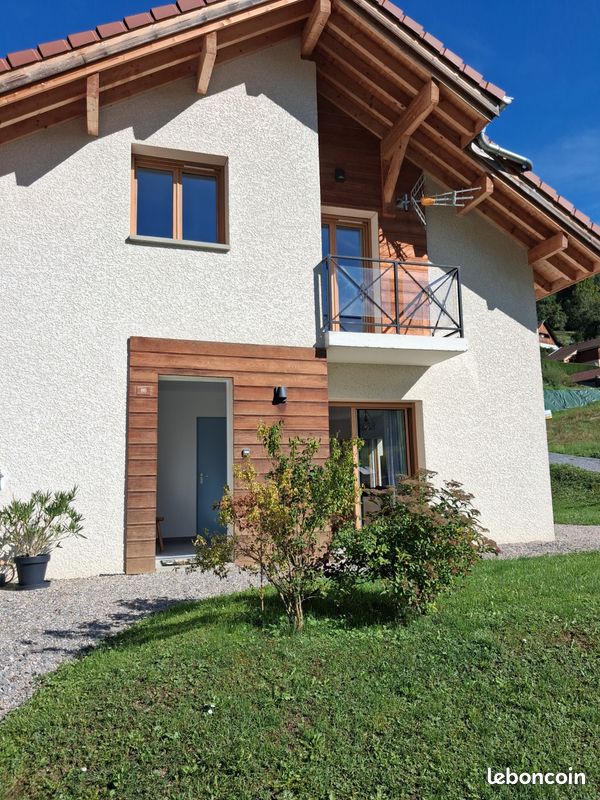 Maison 4 pièces 90 m² · au Bouchet-Mont-Charvin · 90 m² · 590 000 €