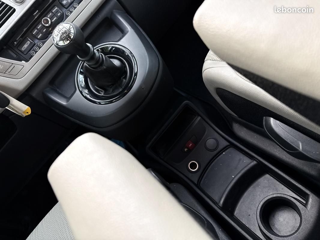 Citroën C4 Picasso Grand 1.6 HDi 112cv Exclusive *Ct Révision Kit Distribution Ok*Véhicule Sous G... (image 26)