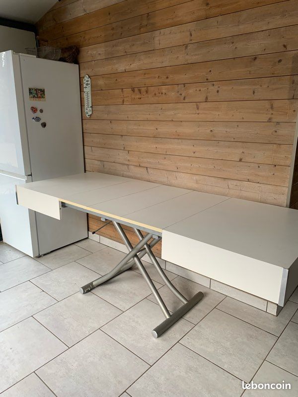 Table (image 3)