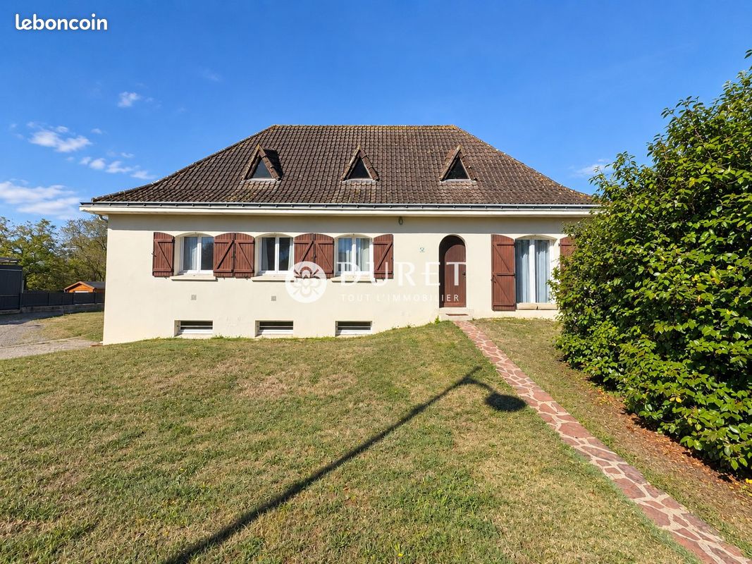 Maison 8 pièces 240 m² · à La Chevrolière · 240 m² · 370 000 €