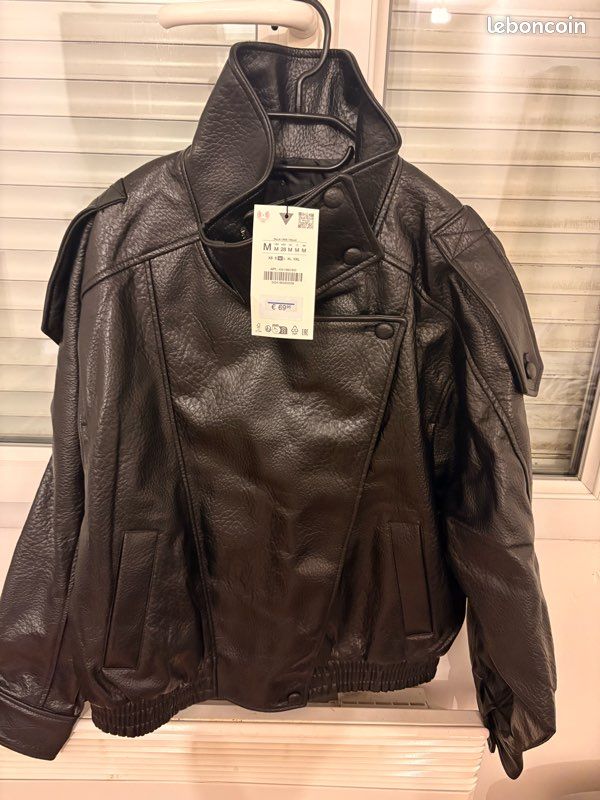Veste En Cuir Synthétique Zara - Taille EU 44 - Noir - Style Extravagant - Occasion Parfait état