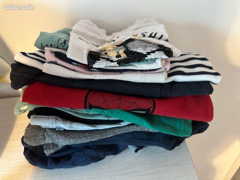 Vêtements garçon 4/6 ans en bon état (image 2)