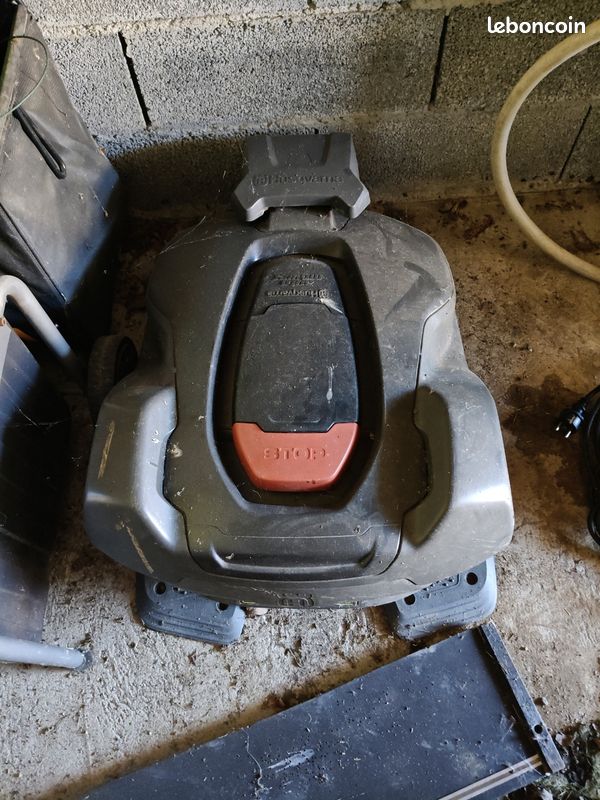 Robot tondeuse Husqvarna Automower – Jusqu'à 5 000 m² (image 1)