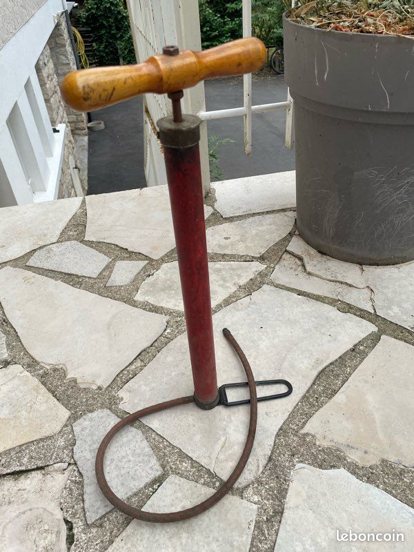 Ancienne Pompe à vélo (image 1)