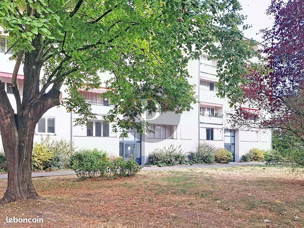 Appartement 4 pièces 61 m² · à Villejuif · 61 m² · 250 000 €