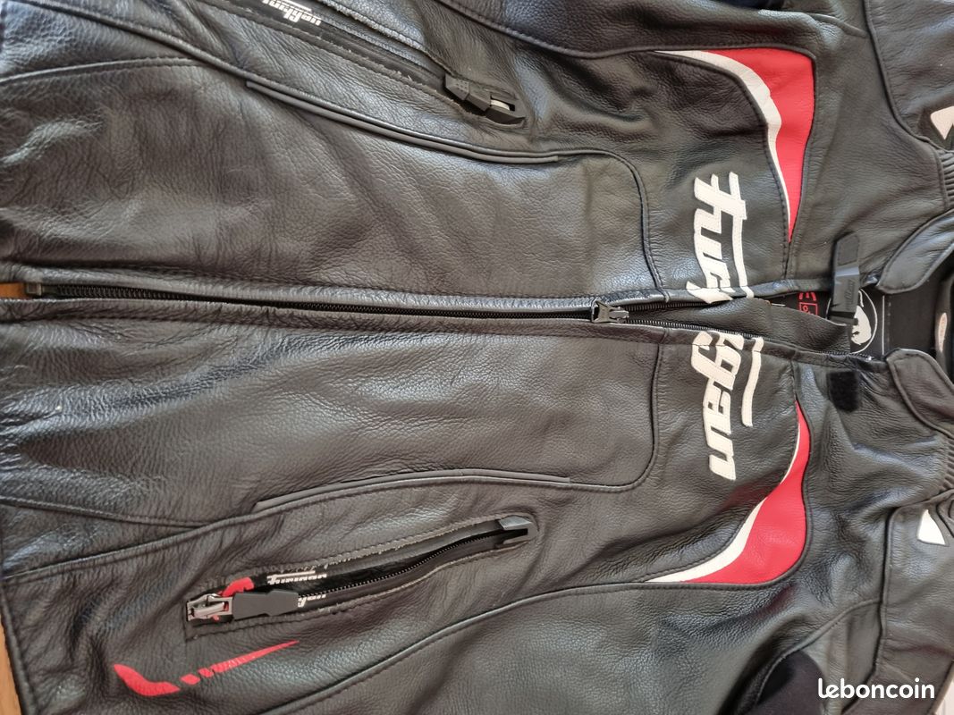Blouson DESIGUAL en cuir synthétique noir T. 42 Impeccable