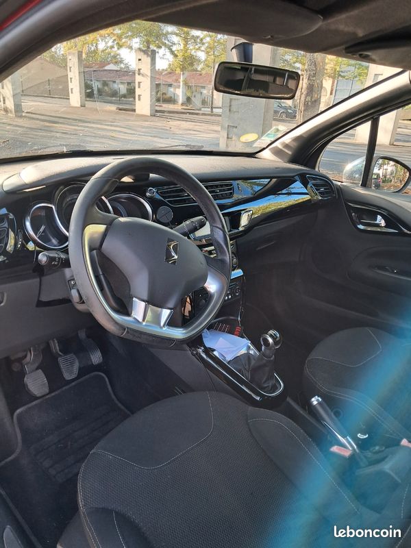 A vendre Citroën DS3 1.6 e-HDI 90 ch - SO CHIC de 2012 DIESEL 160000 km (image 3)