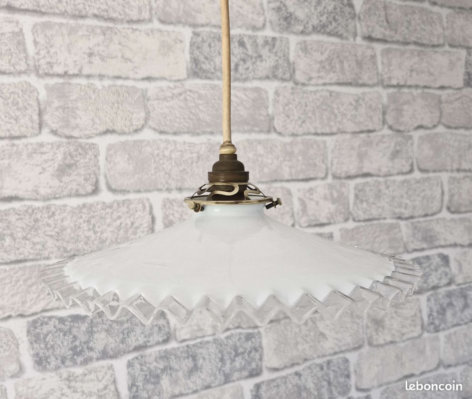 Abat jour opaline blanc d'occasion - Décoration