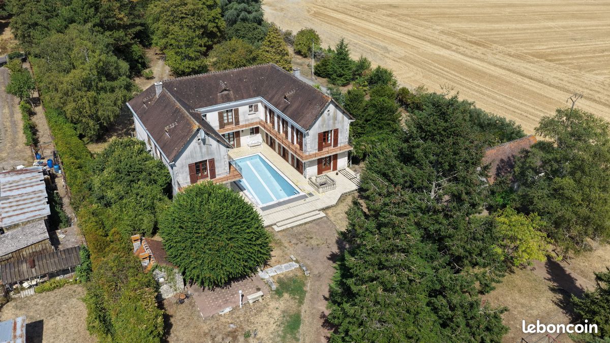 Maison 11 pièces 363 m² · à Marcé-sur-Esves · 363 m² · 525 000 €
