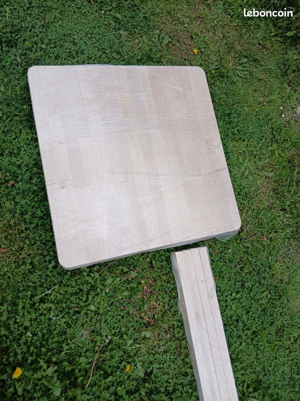 Lot de 2 tabourets et une table haute ikea (image 2)