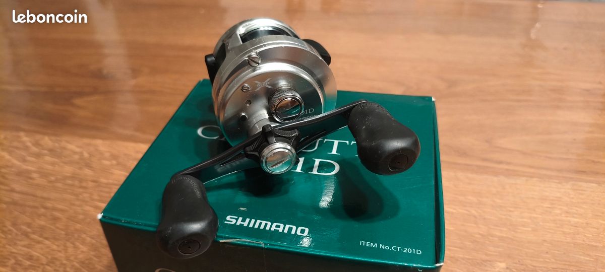 Moulinet casting droitier carnassier shimano curado i 71 hg | Pacific Pêche
