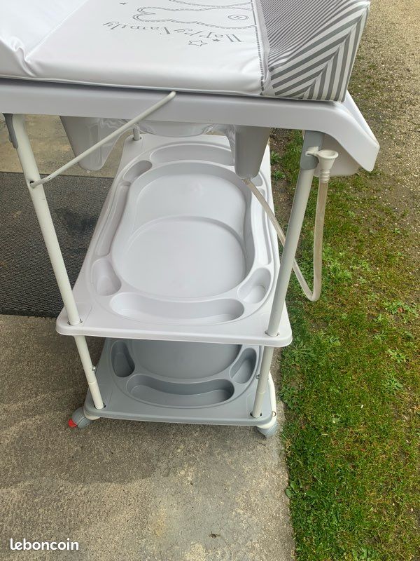 Baignoire bébé et table à langer (image 2)