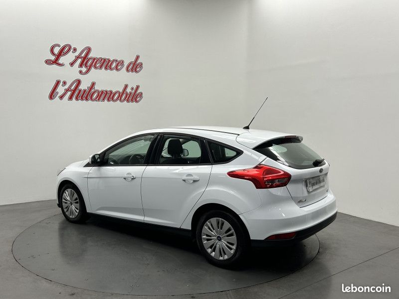Ford FOCUS Focus 1.0 EcoBoost 125 ch / Clim Auto / Régulateur / Bluetooth (image 6)