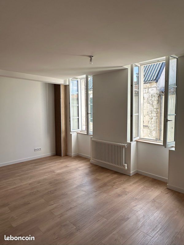 Appartement 4 pièces 85 m² · à Saint-Jean-d'Angély · 85 m² · 830 €/mois
