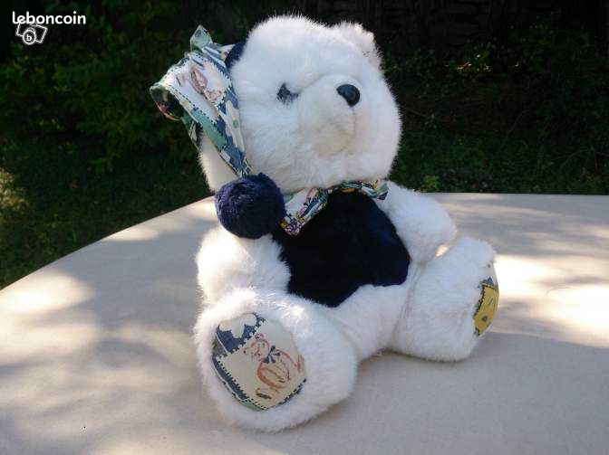 Ours blanc avec bonnet jls (image 1)