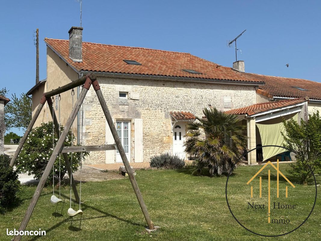 Maison 7 pièces 197 m² · à Montmoreau · 197 m² · 223 650 €