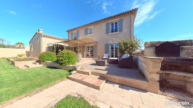 Villa 6 pièces 185 m²