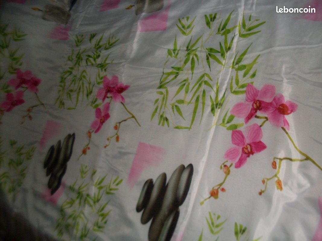 Dessus de lit et draps et taies (image 1)