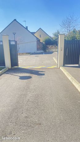 Parking/box 13 m² JUZIERS