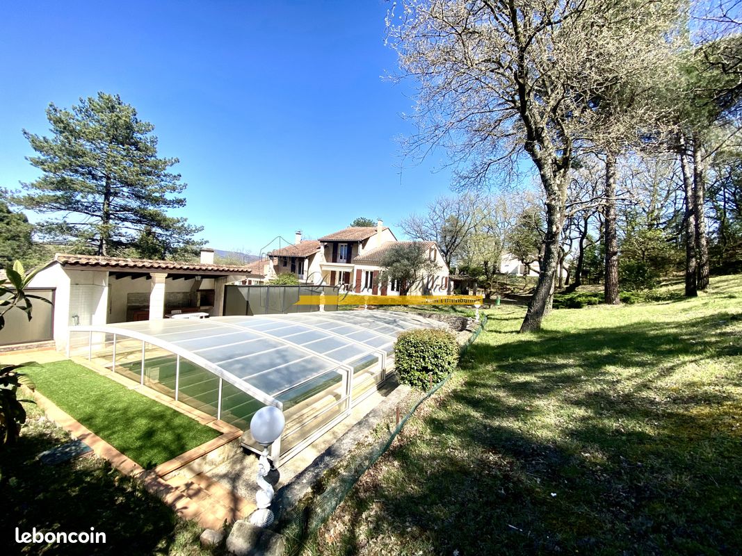 Maison 9 pièces 285 m² · à Montélimar · 285 m² · 599 000 €