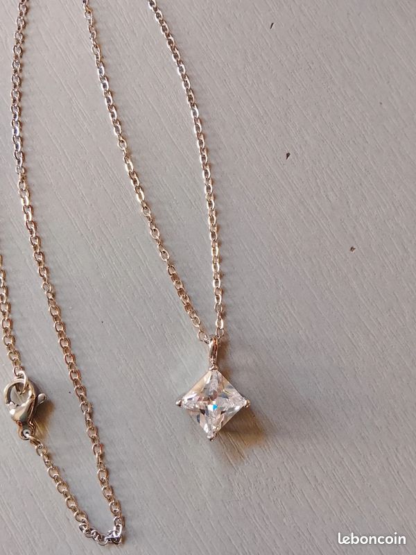 Pendentif Vintage Plaqué Or Avec Zirconium - Bijou Rétro Relief, Pour Femme