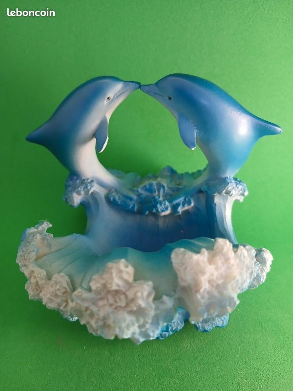 2 dauphins bisous sur une vague (image 1)
