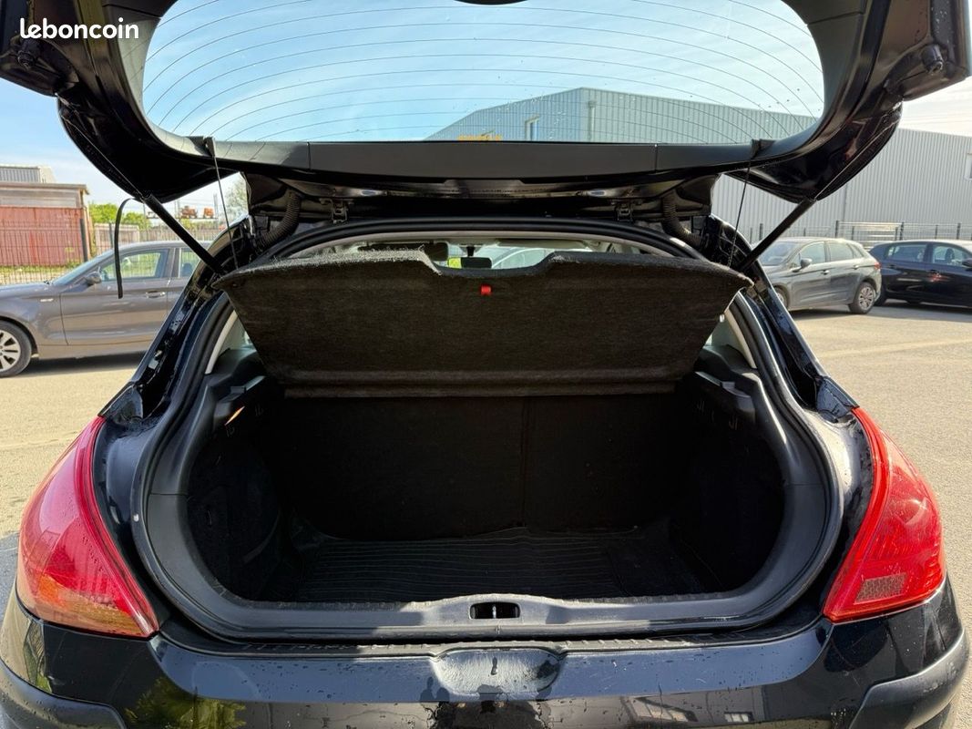 Peugeot 308 1.6 HDI92 FAP CONFORT PACK 5P (image 8)