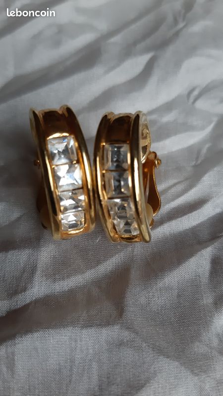 Boucles d'oreilles (non percées) fantaisie (image 1)