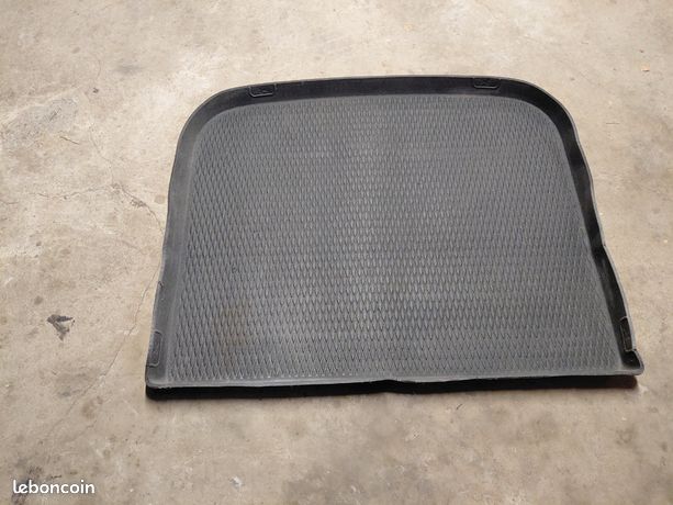 Tapis de coffre Volkswagen Golf 6, carrosserie berline, fabrication 06.2007 - 09.2012, la roue complète- normal | DZ404731