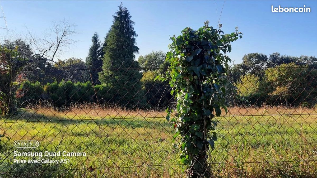 Terrain 2920 m² · à Confolens · 2 920 m² · 34 800 €