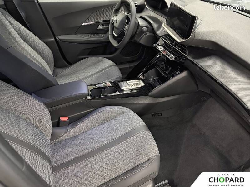 Peugeot 2008 Hybrid 145 e-DCS6 Allure (image 10)
