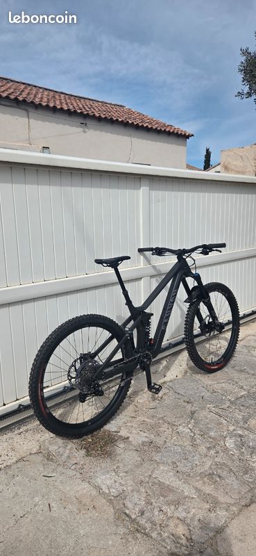 Enduro Canyon Strive Carbone 2025 upgradé état neuf (image 3)