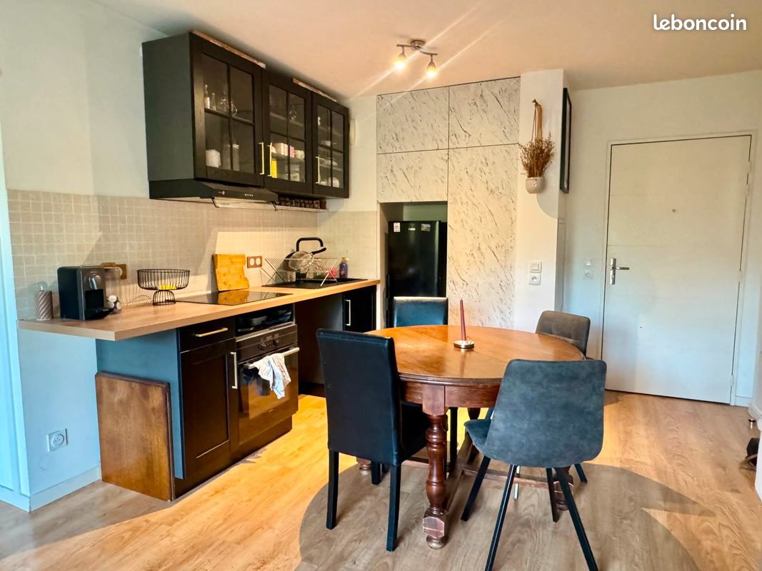 Parking 2 pièces 41 m² · à Cenon · 41 m² · 900 €