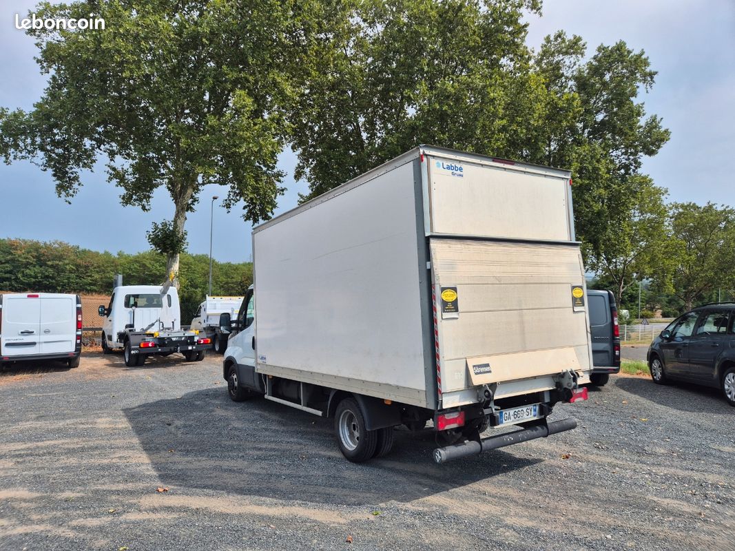 Iveco Dayly Chassis Cabine 20 m3 caisse hayon (image 4)