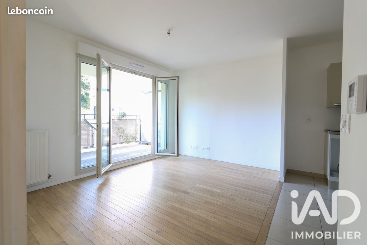 Appartement 2 pièces 38 m² · à Saint-Cyr-l'École · 38 m² · 824 €/mois