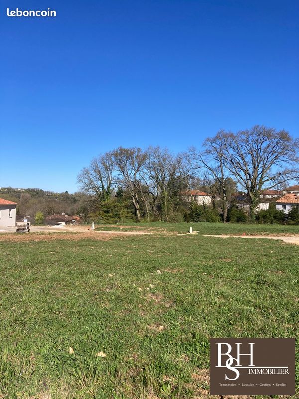Terrain 593 m² · à Saint-Benoît · 593 m² · 84 500 €