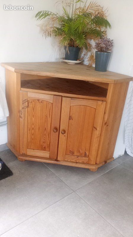Meuble d’angle en bois (image 1)
