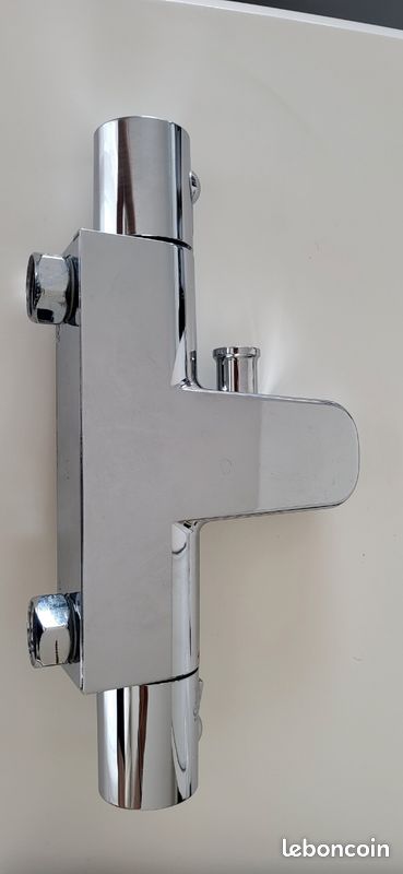 Robinet chrome thermostatique de baignoire (image 1)