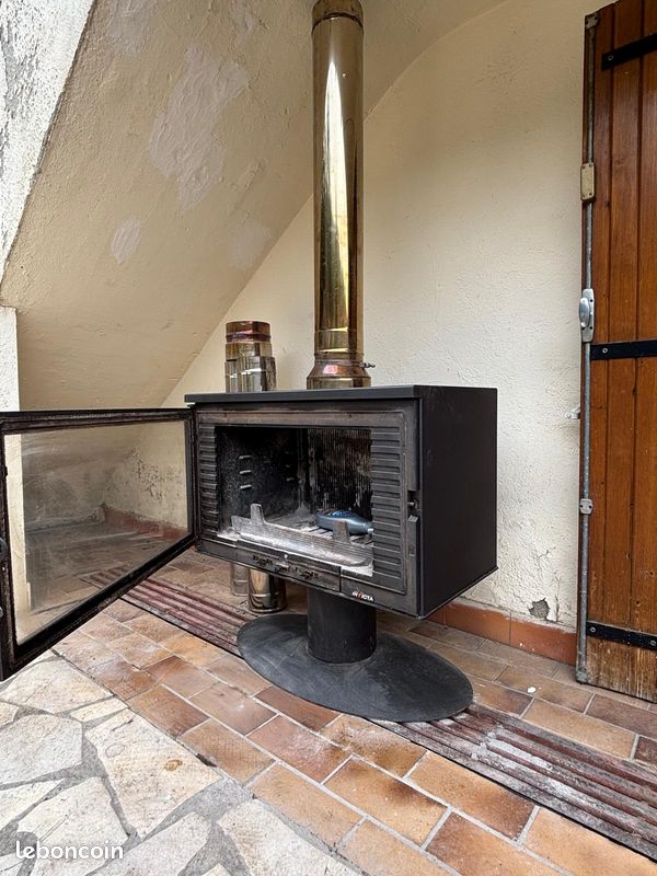 Poêle à bois Invicta panoramique 12kW sur pied (image 8)