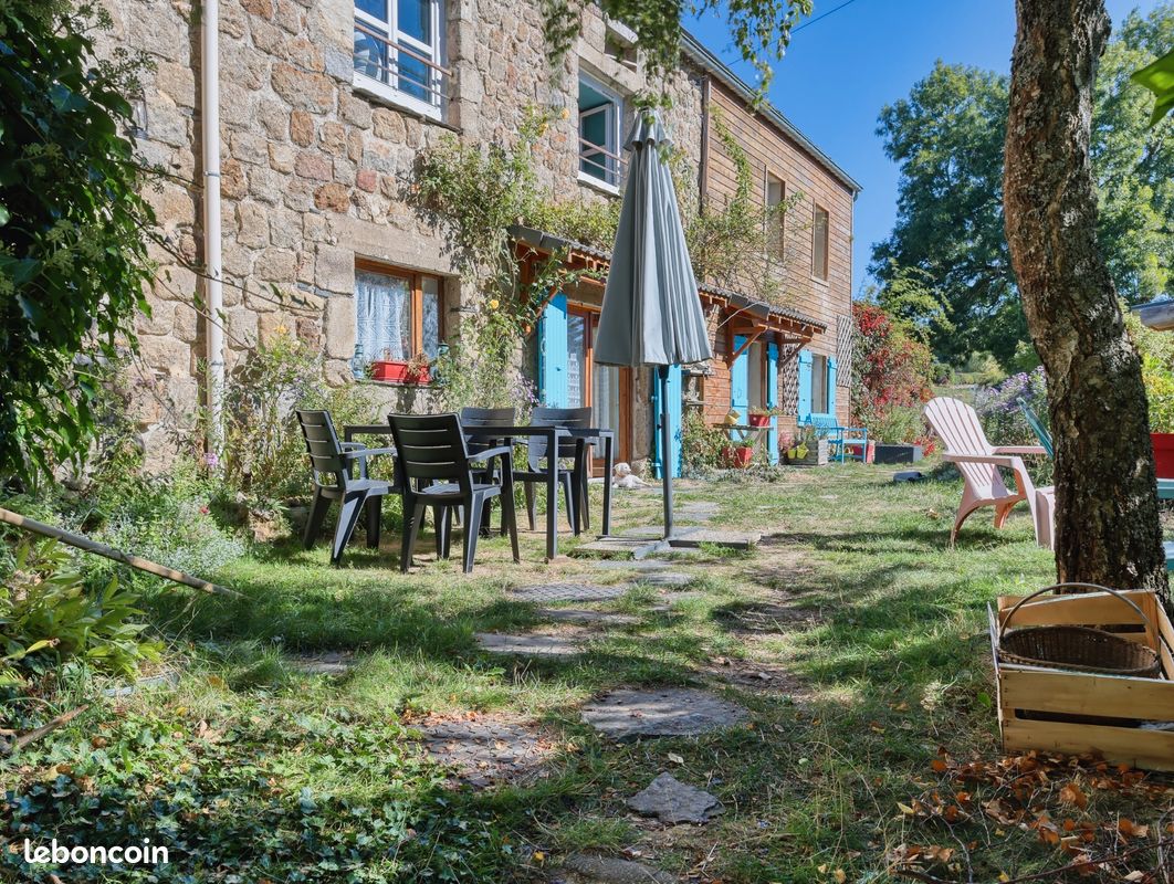 Maison 13 pièces 358 m² · à Saint-Agrève · 358 m² · 399 000 €
